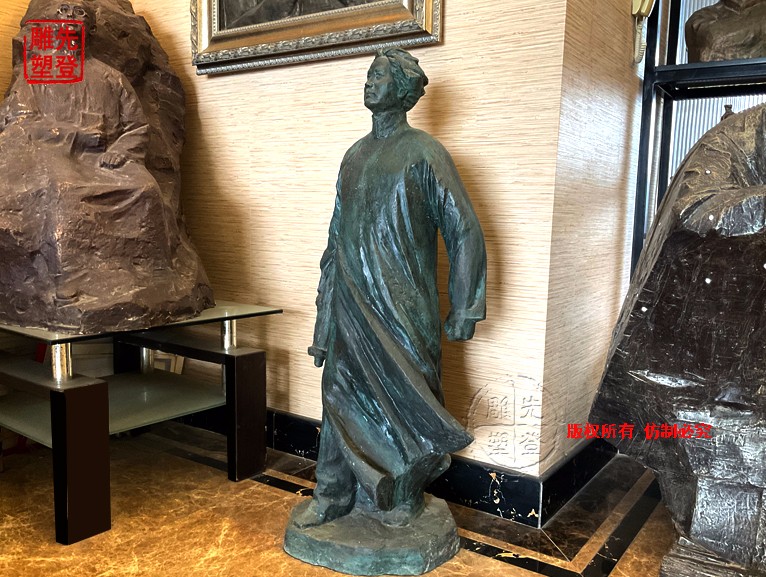 《毛澤東》雕塑長42cm��?0cm��?00cm2.jpg